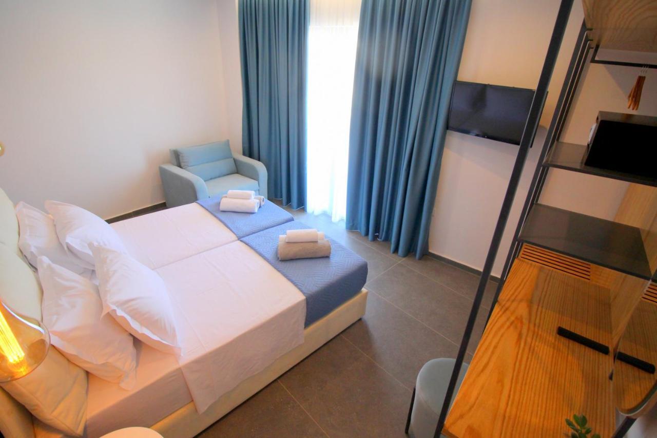 Doppel-/Zweibettzimmer mit Balkon