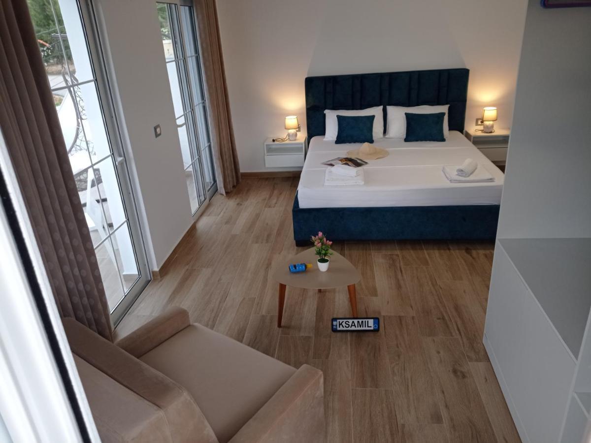 Dreibettzimmer mit Balkon